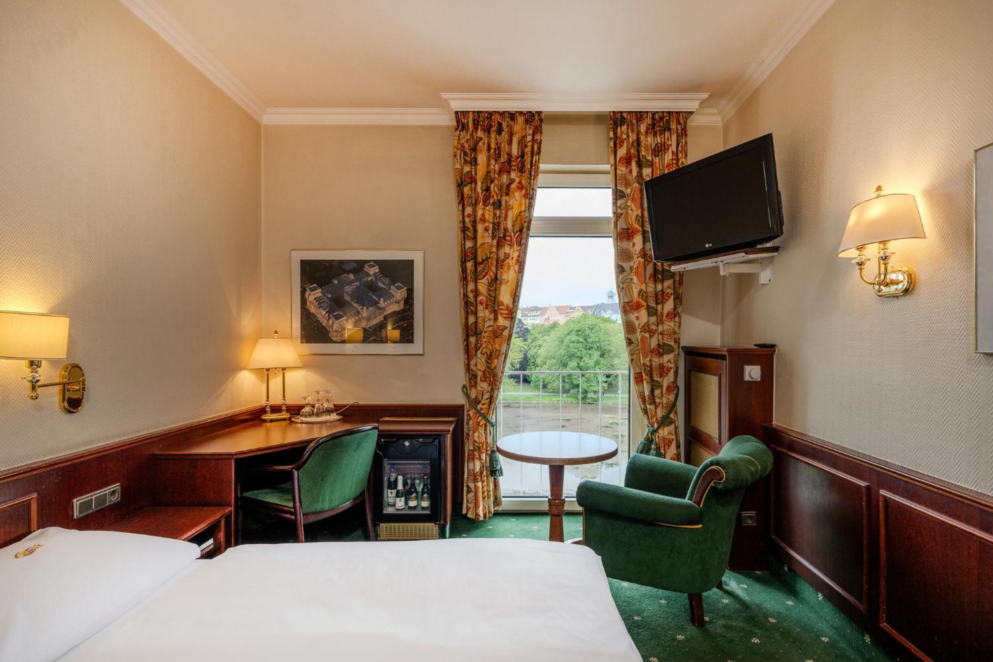 Standard Double Room Lake View